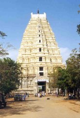 &Auml;u&szlig;eres Tor des Virupaksha Tempels